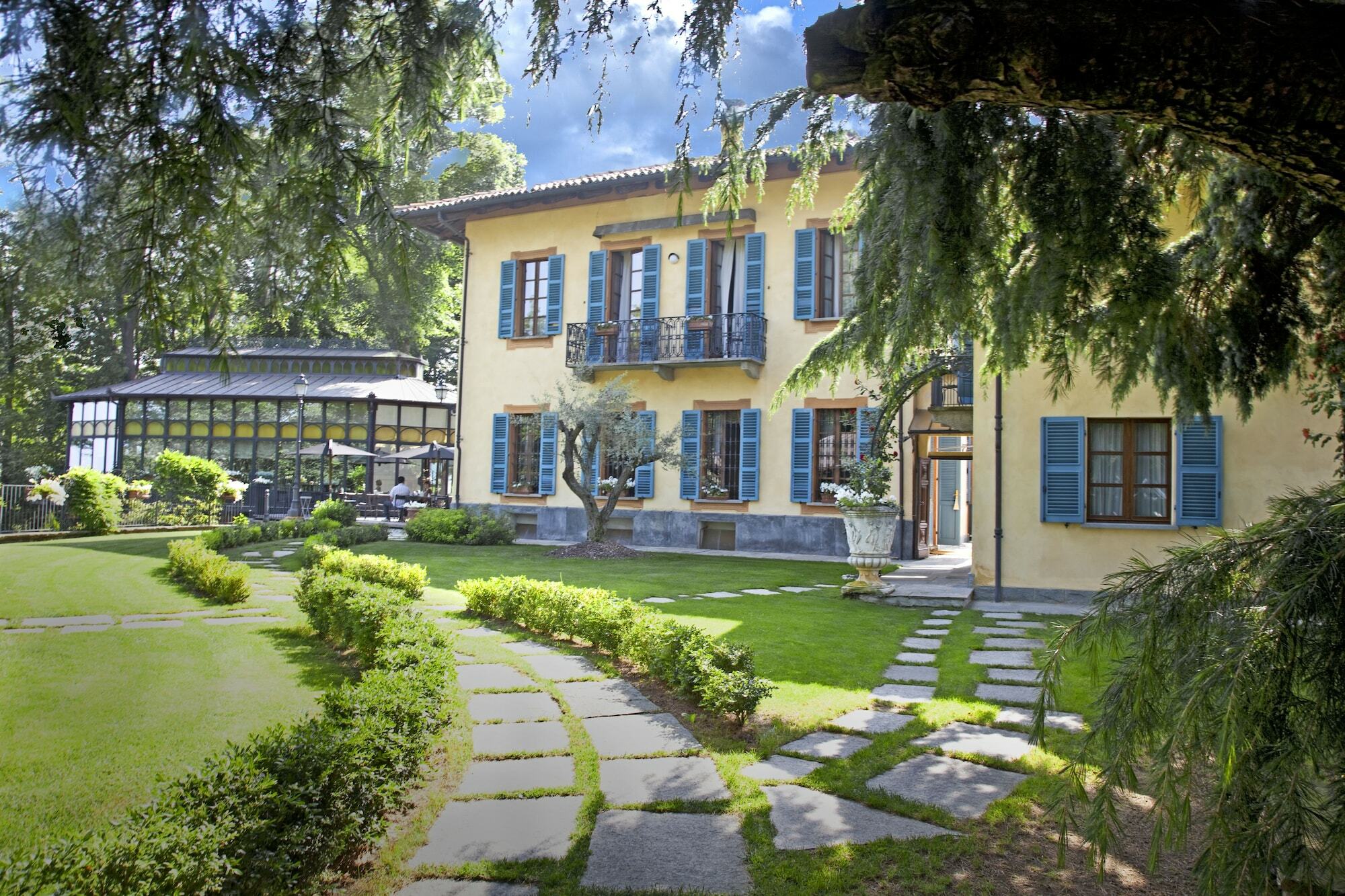 Hotel Villa Beccaris Monforte dʼAlba Eksteriør bilde